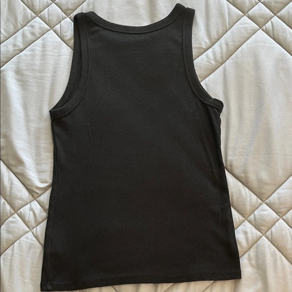 Lot of a new day layering tanks - Picture 4 of 15